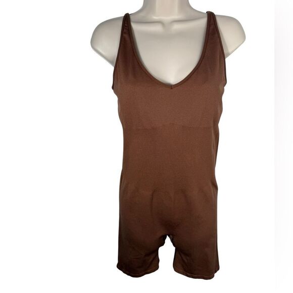 PINK Victoria’s Secret Brown Seamless Racerback Activewear Trendy Casual Romper - Picture 2 of 8